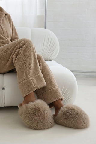 Extreme Oversized Faux Fur Fluffy Slippers (12 Pairs)- Camel