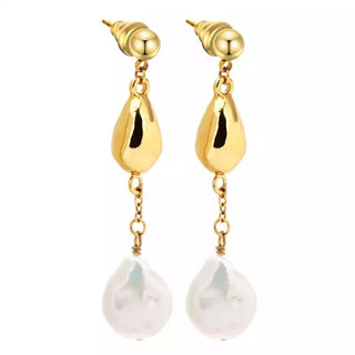 Layla Pearl Drop Earrings - Gold