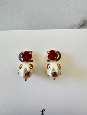 Round Pearl Studs - Fuschia